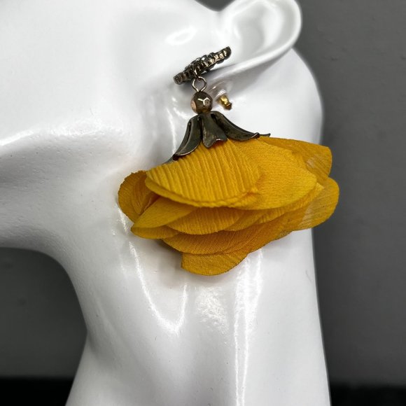 Nicole Miller New York Floral Earrings Mustard Yellow Gold Rhinestone NWT - Picture 4 of 11